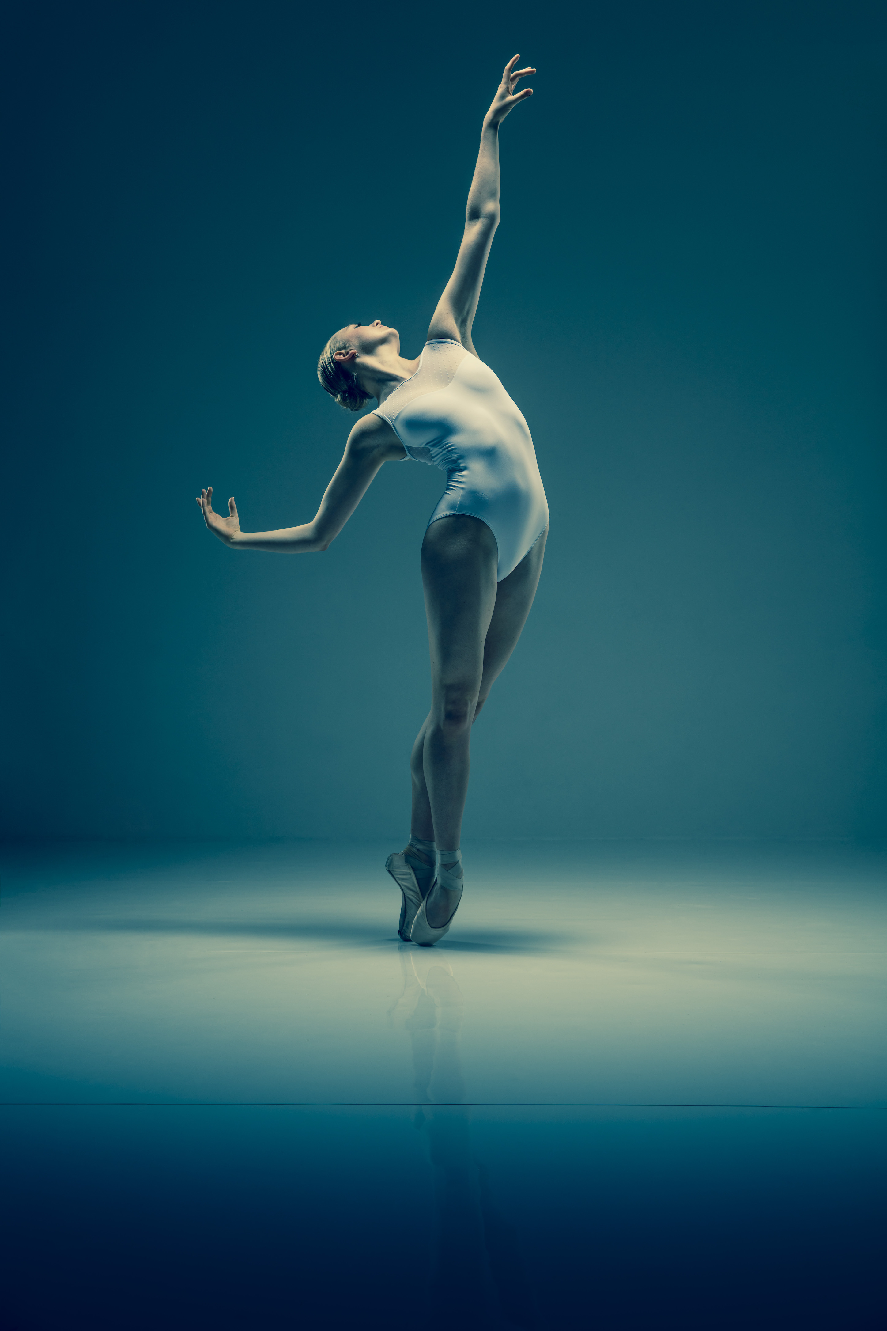 Lydia Holt, Elmhurst Ballet School Graduate. Credit: Johan Persson www.perssonphotography.com