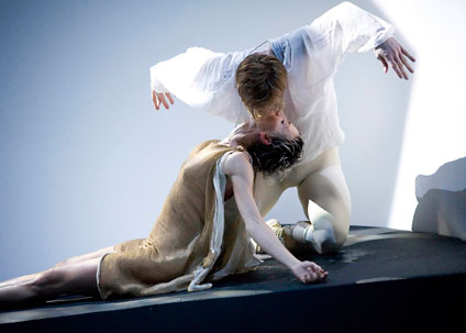 Herald Interview] Monte-Carlo Ballet's minimalist 'Romeo and Juliet' from  Maillot